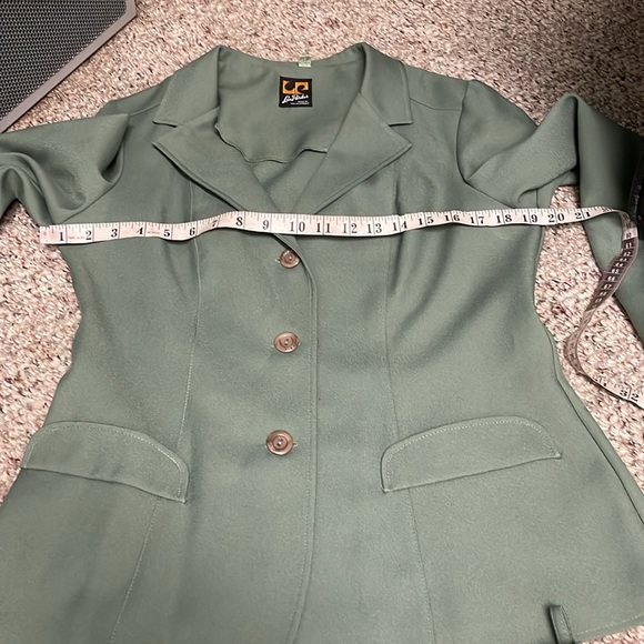 Vintage 70s polyester pleated skirt and blazer set in olive green - Picture 5 of 13